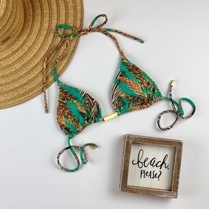 Vix Lotus Triangle Bikini Top ✨